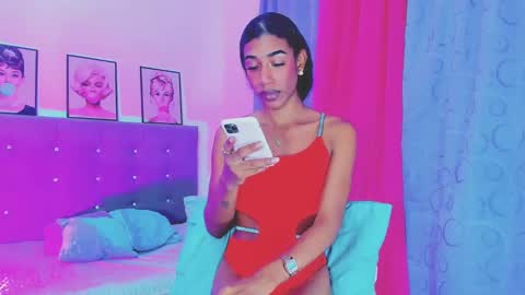 Snapshot of kimberly_thompsom chatting on 01.05.25 Your Queen KIM online show from 01.05.25