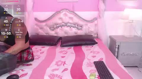 Snapshot of kimberlybale chatting on 06.11.26 online show from 06.11.26