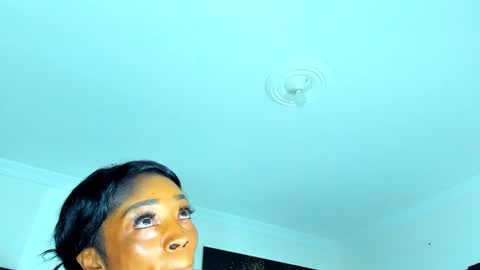 Kimberly Banks online show from 02.10.26