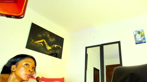 Snapshot of kimberlybanks2 chatting on 06.12.26 Kimberly Banks online show from 06.12.26