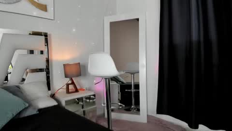 Snapshot of kimberlycoxxx chatting on 12.22.24 kimberly online show from 12.22.24