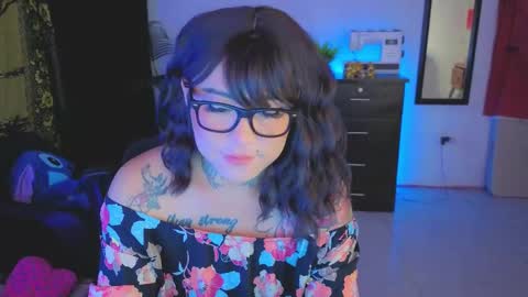 Snapshot of kimberlygati2 chatting on 09.16.25 Kimberly Polizzi     online show from 09.16.25