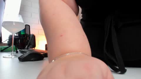 The one that you wont be able to forget online show from 02.02.25