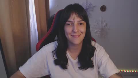 Snapshot of kimflexible_ chatting on 12.11.24 Kim 3 online show from 12.11.24