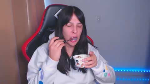 Snapshot of kimflexible_ chatting on 01.22.25 Kim 3 online show from 01.22.25