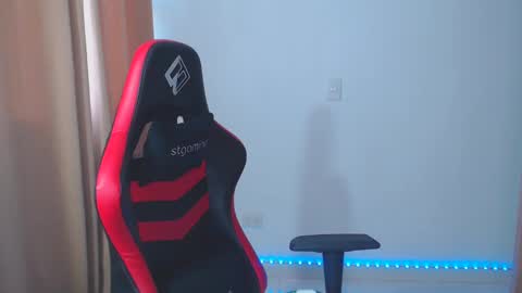 Snapshot of kimflexible_ chatting on 01.23.25 Kim 3 online show from 01.23.25