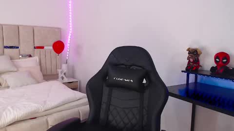 KimGeorgia online show from 02.15.25