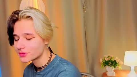 Elizabeth online show from 12.21.25