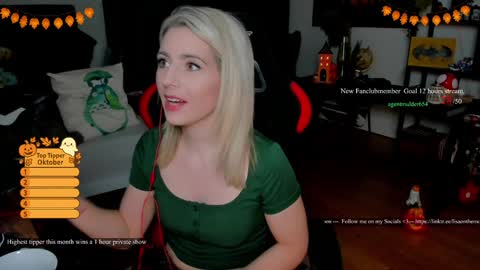 Wolfs Girl online show from 10.23.25