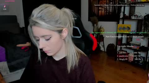 Wolfs Girl online show from 03.06.26