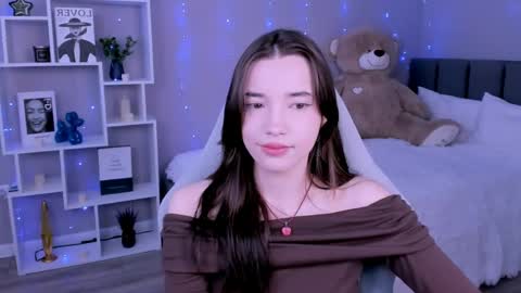 Snapshot of kimm_wong chatting on 05.14.26 kimm wong online show from 05.14.26