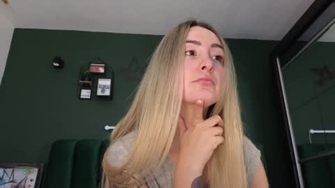 Kimmie online show from 12.24.24