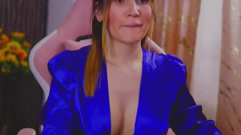 KimSkye online show from 02.21.25