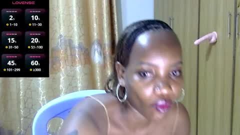 Snapshot of kimsmile_001 chatting on 03.08.25 Kim online show from 03.08.25