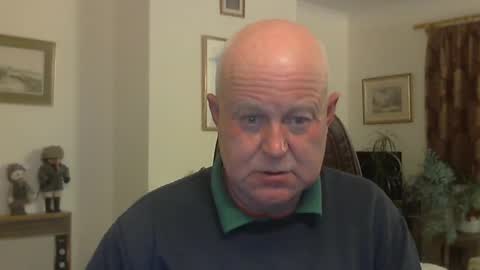 Snapshot of kindahairy4u chatting on 10.25.25 kindahairy4u online show from 10.25.25