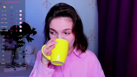 Hazel online show from 04.04.26