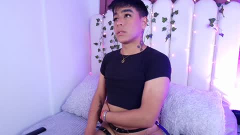 Snapshot of king_azahell chatting on 12.27.24 king  help me reach 100 likes online show from 12.27.24
