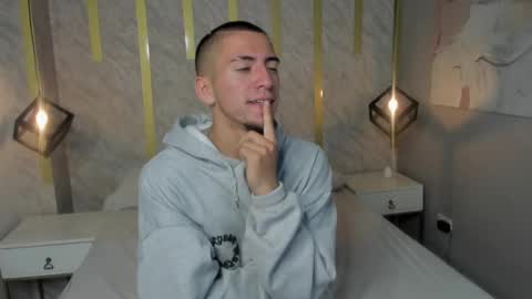 Snapshot of king_dante_ chatting on 12.10.24 King Dante online show from 12.10.24