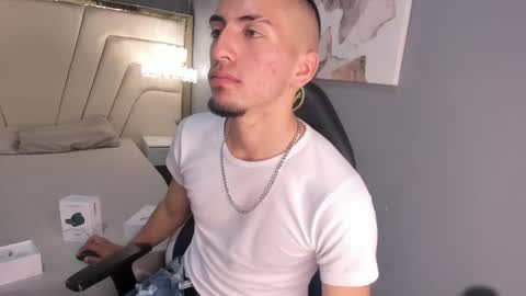 Snapshot of king_dante_ chatting on 12.14.24 King Dante online show from 12.14.24