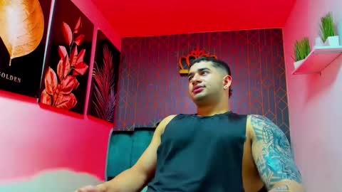 Snapshot of king_falconer chatting on 09.09.25 Angel Falconer online show from 09.09.25