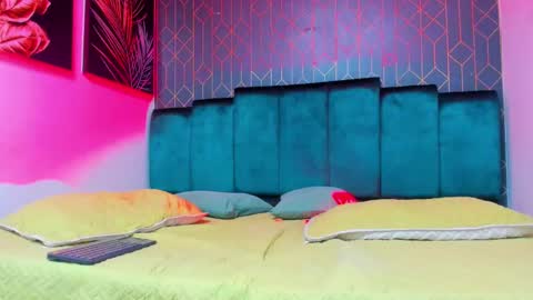 Snapshot of king_falconer chatting on 09.13.25 Angel Falconer online show from 09.13.25