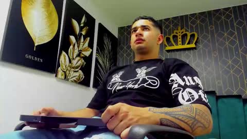 Snapshot of king_falconer chatting on 09.14.25 Angel Falconer online show from 09.14.25