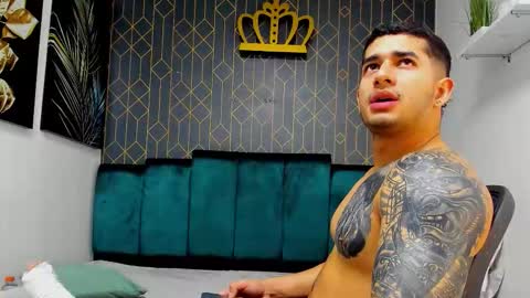 Snapshot of king_falconer chatting on 09.21.25 Angel Falconer online show from 09.21.25