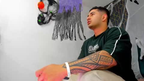 Snapshot of king_falconer chatting on 10.14.25 Angel Falconer online show from 10.14.25