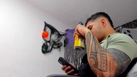 Snapshot of king_falconer chatting on 10.16.25 Angel Falconer online show from 10.16.25