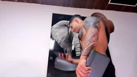 Snapshot of king_falconer chatting on 10.22.25 Angel Falconer online show from 10.22.25