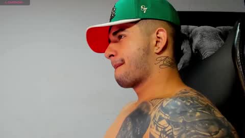 Snapshot of king_falconer chatting on 11.15.25 Angel Falconer online show from 11.15.25