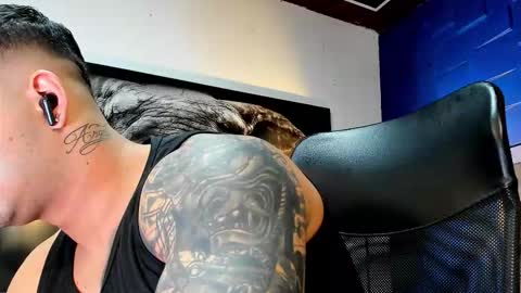 Snapshot of king_falconer chatting on 11.29.25 Angel Falconer online show from 11.29.25