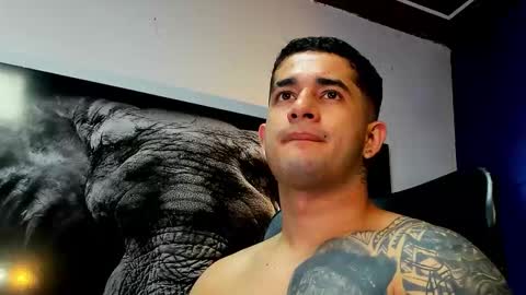 Snapshot of king_falconer chatting on 11.30.25 Angel Falconer online show from 11.30.25