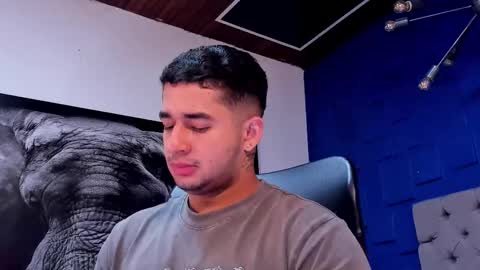 Snapshot of king_falconer chatting on 12.04.25 Angel Falconer online show from 12.04.25