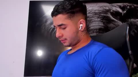 Snapshot of king_falconer chatting on 12.05.25 Angel Falconer online show from 12.05.25