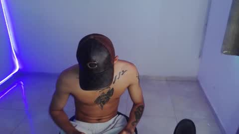 Snapshot of king_warlord chatting on 12.05.25 king_warlord online show from 12.05.25