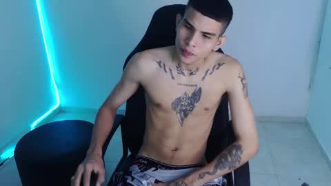 Snapshot of king_warlord chatting on 12.15.25 king_warlord online show from 12.15.25