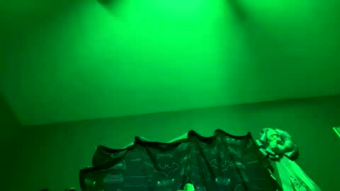 Snapshot of kingecstasyxxx chatting on 11.27.25 KingEcstasyXXX online show from 11.27.25