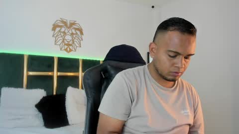 Snapshot of kingg_jay chatting on 05.24.26 kingg_jay online show from 05.24.26