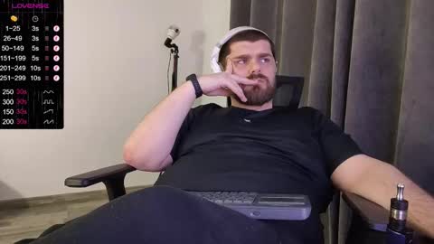 Snapshot of kingmarti chatting on 02.04.26 Marti online show from 02.04.26