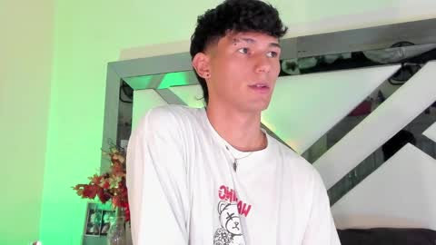  A L E X  online show from 01.30.25