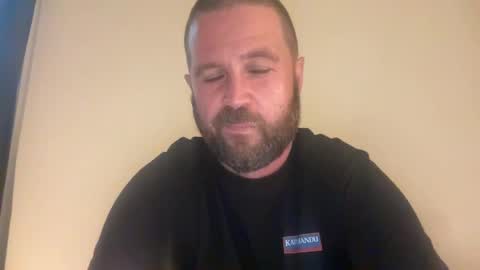 Snapshot of kingsizetease chatting on 03.04.25 kingsizetease online show from 03.04.25