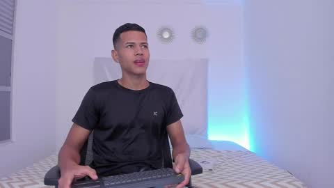 sebastian online show from 10.03.25