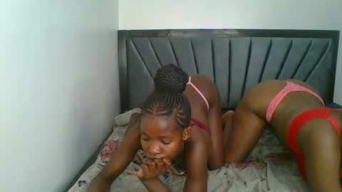 kinky_aria online show from 11.26.25