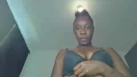 Snapshot of kinky_leila chatting on 06.29.26 kinky_leila online show from 06.29.26