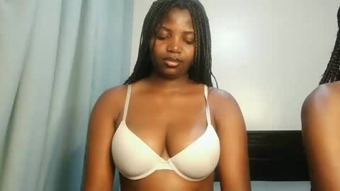 Lola online show from 11.25.25