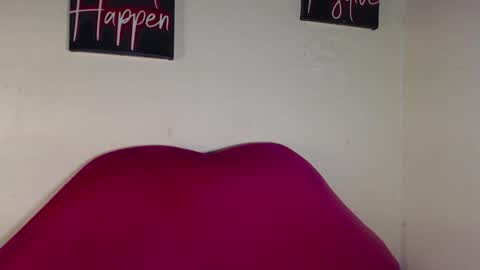 Snapshot of kinky_me1 chatting on 04.27.26 princess online show from 04.27.26