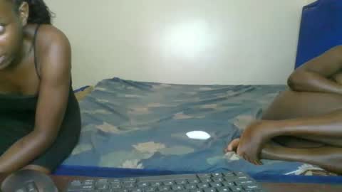 Snapshot of kinky_roey chatting on 02.07.25 kinky_roey online show from 02.07.25