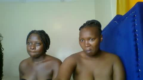 Snapshot of kinky_roey chatting on 02.21.25 kinky_roey online show from 02.21.25