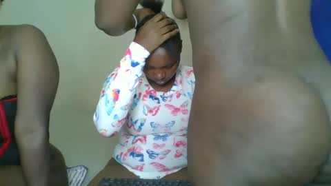 Snapshot of kinky_roey chatting on 02.27.25 kinky_roey online show from 02.27.25